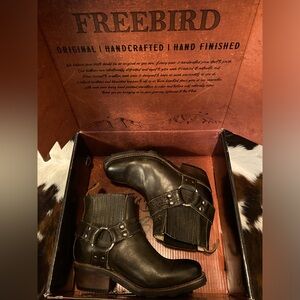Freebird Whiskey Boots - Olive